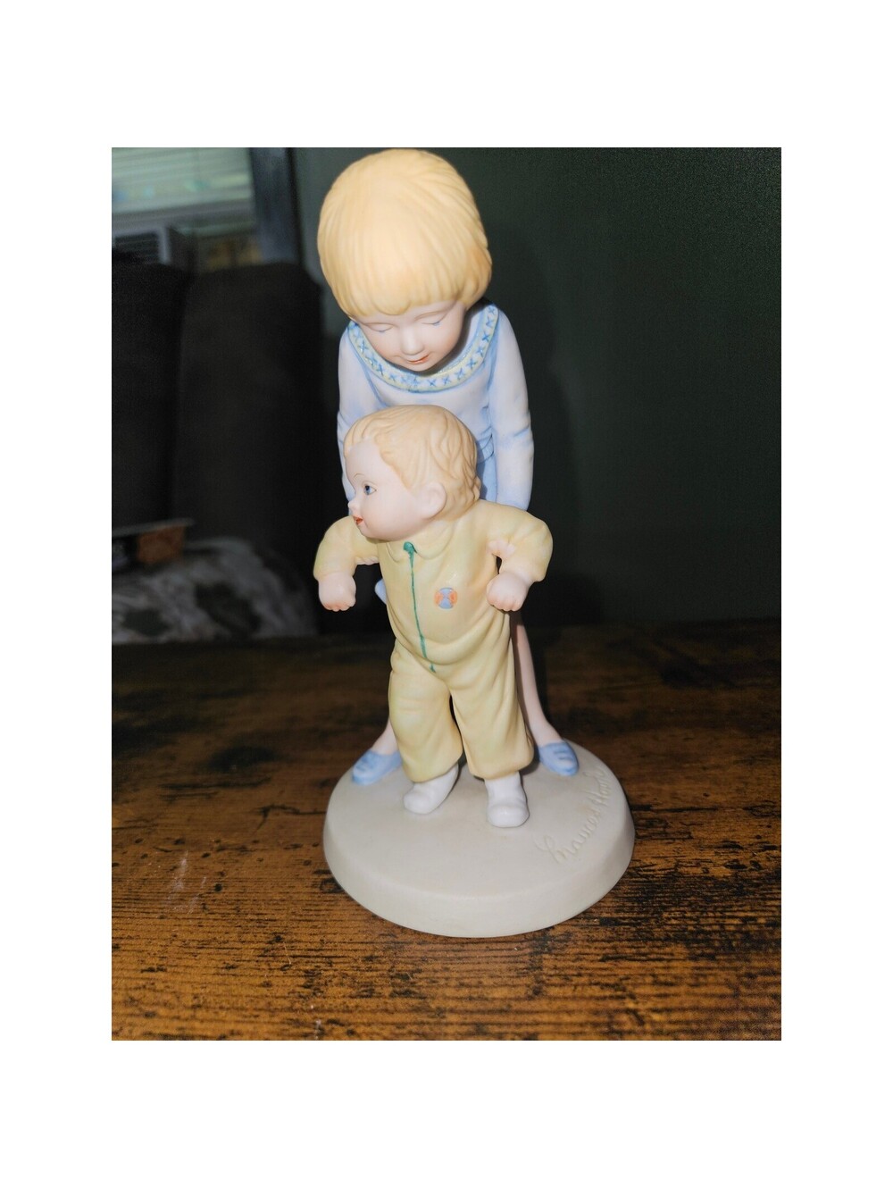 Frances Hook Helping Hands Figurine A Childs World 1980 Roman Inc Ceramica 6101
